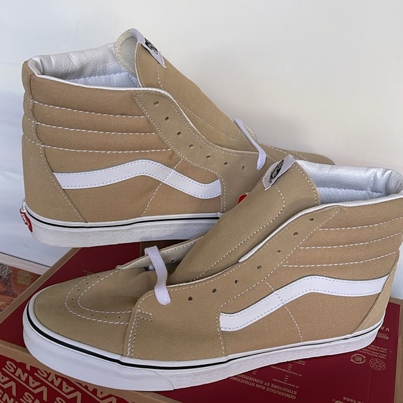 Vans Men’s Sk8-Hi
Taos Taupe
VN0A32QGYUU
Sneakers - Picture 10 of 16